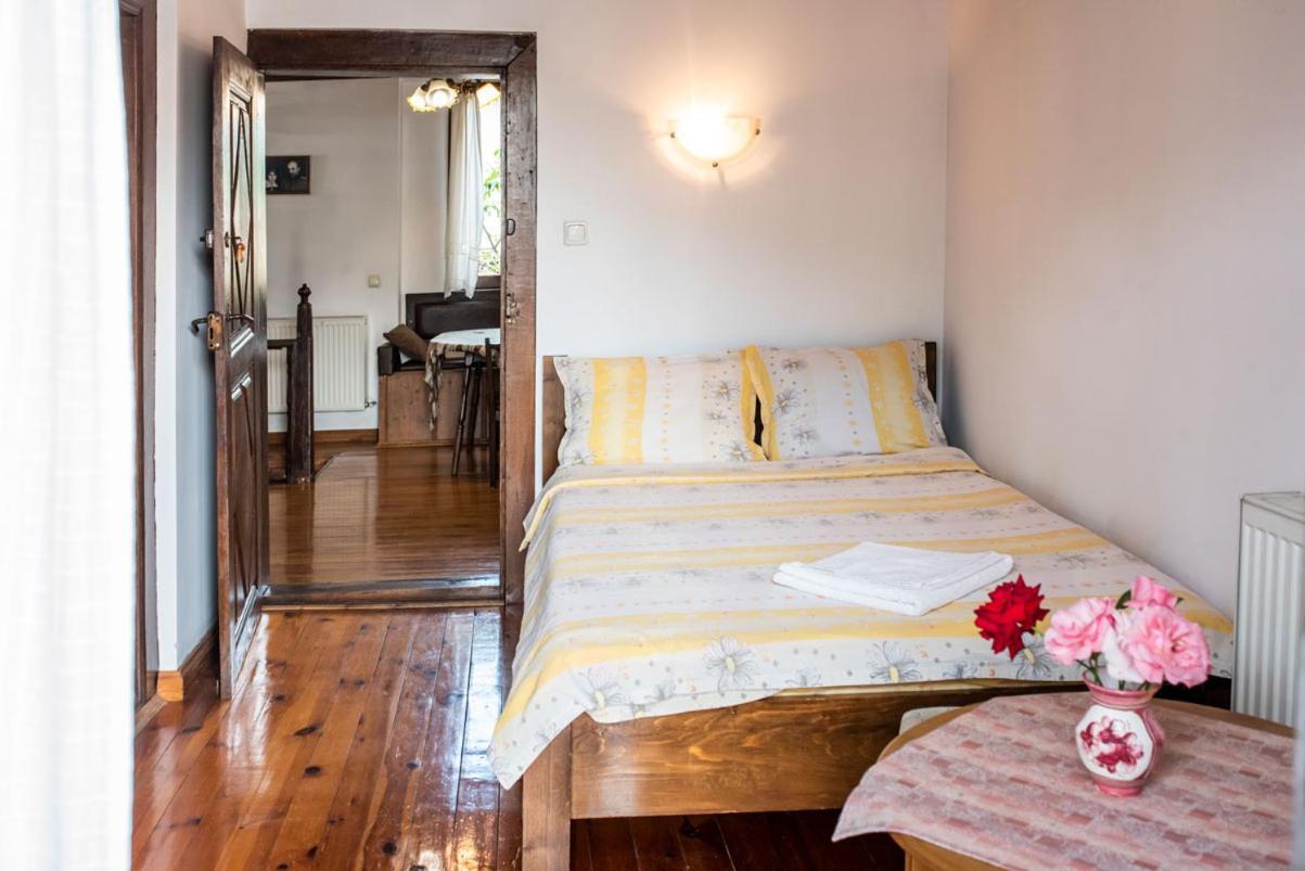 Kazasovata Guest House Trjavna Eksteriør bilde