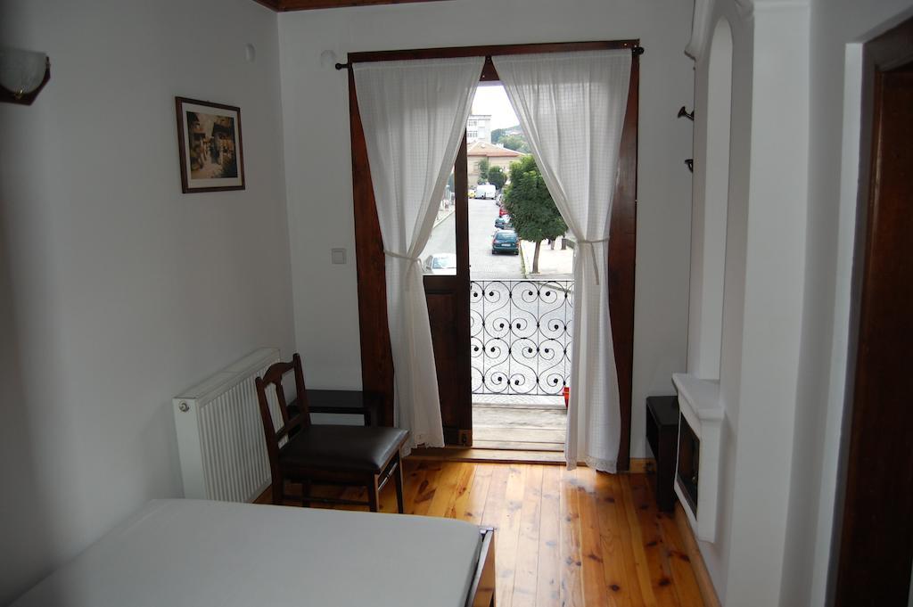 Kazasovata Guest House Trjavna Rom bilde