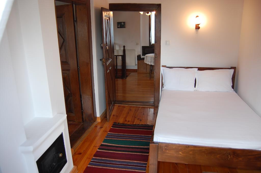 Kazasovata Guest House Trjavna Rom bilde