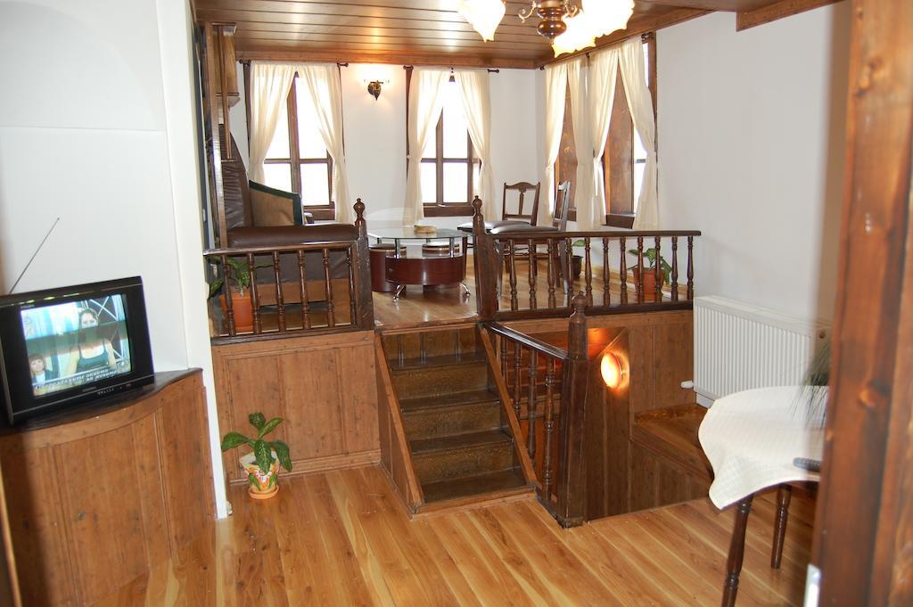 Kazasovata Guest House Trjavna Eksteriør bilde