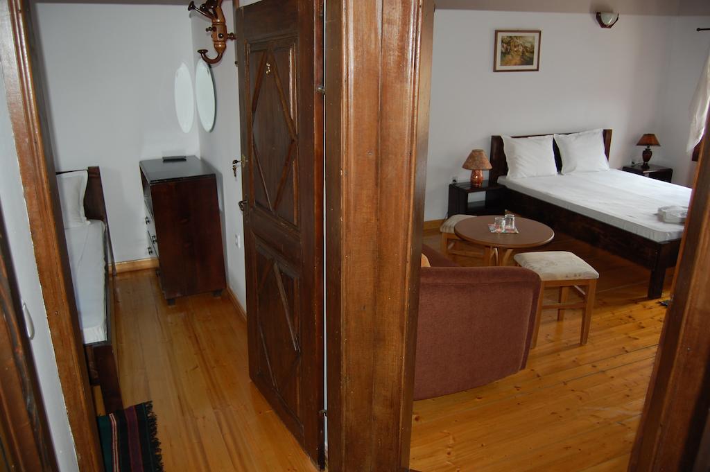 Kazasovata Guest House Trjavna Eksteriør bilde